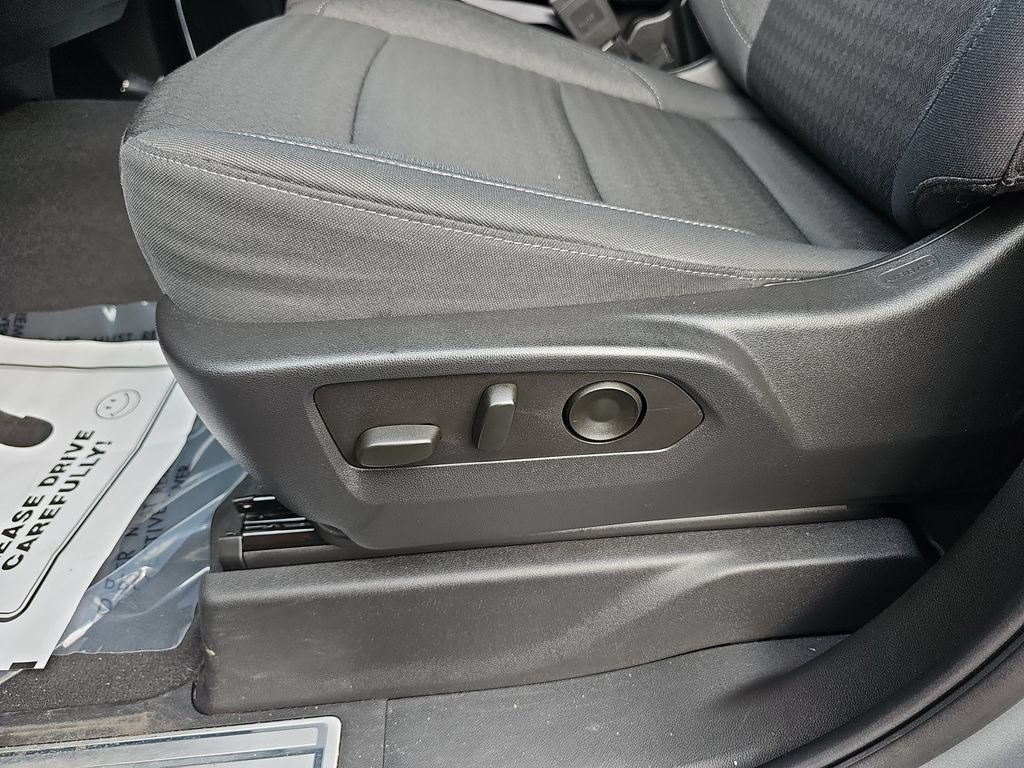 Used 2023 Chevrolet Silverado 1500 RST AWD/4WD image 28