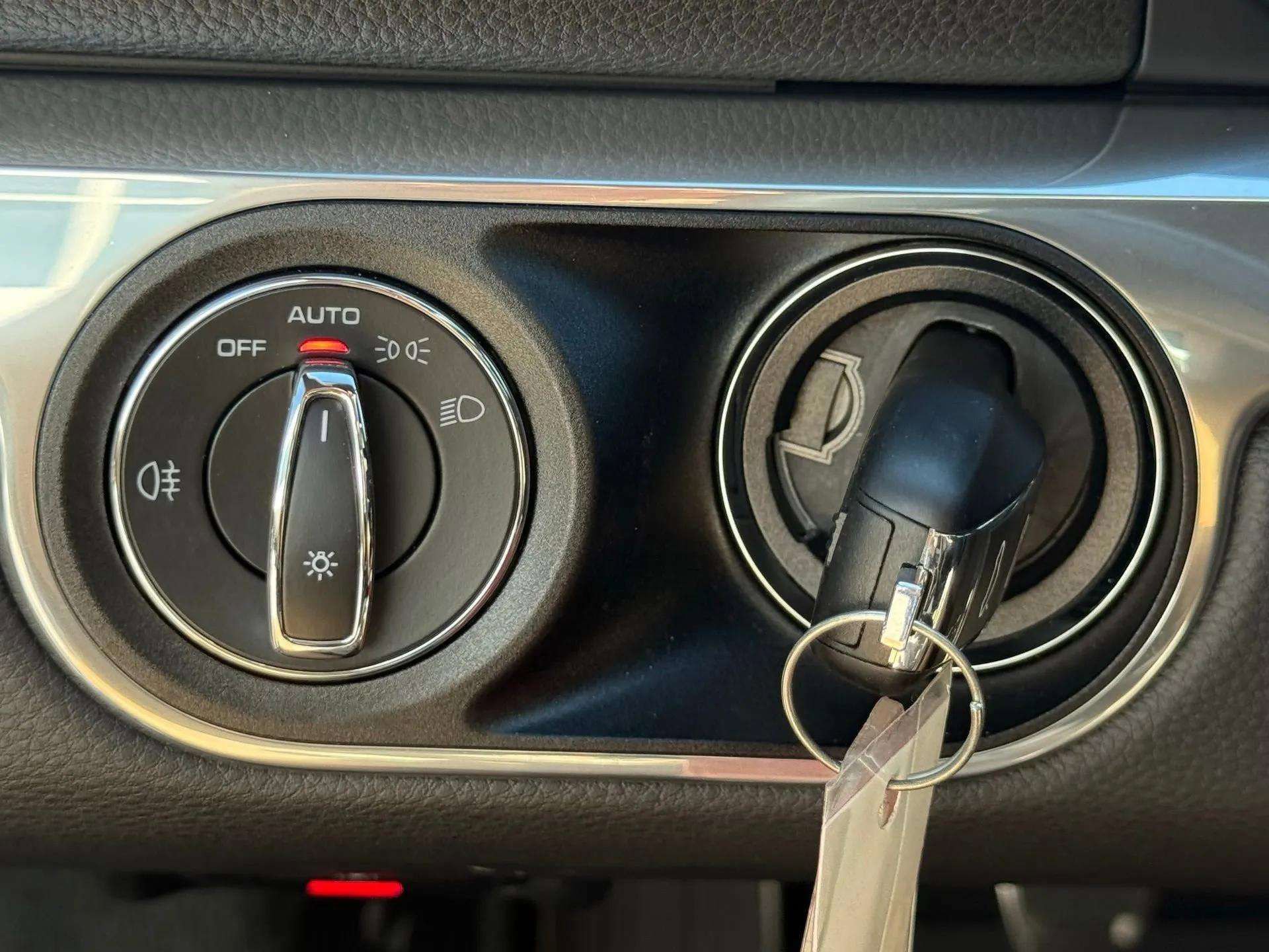 Used 2024 Porsche 718 Cayman w/ Sport Chrono Package image 40