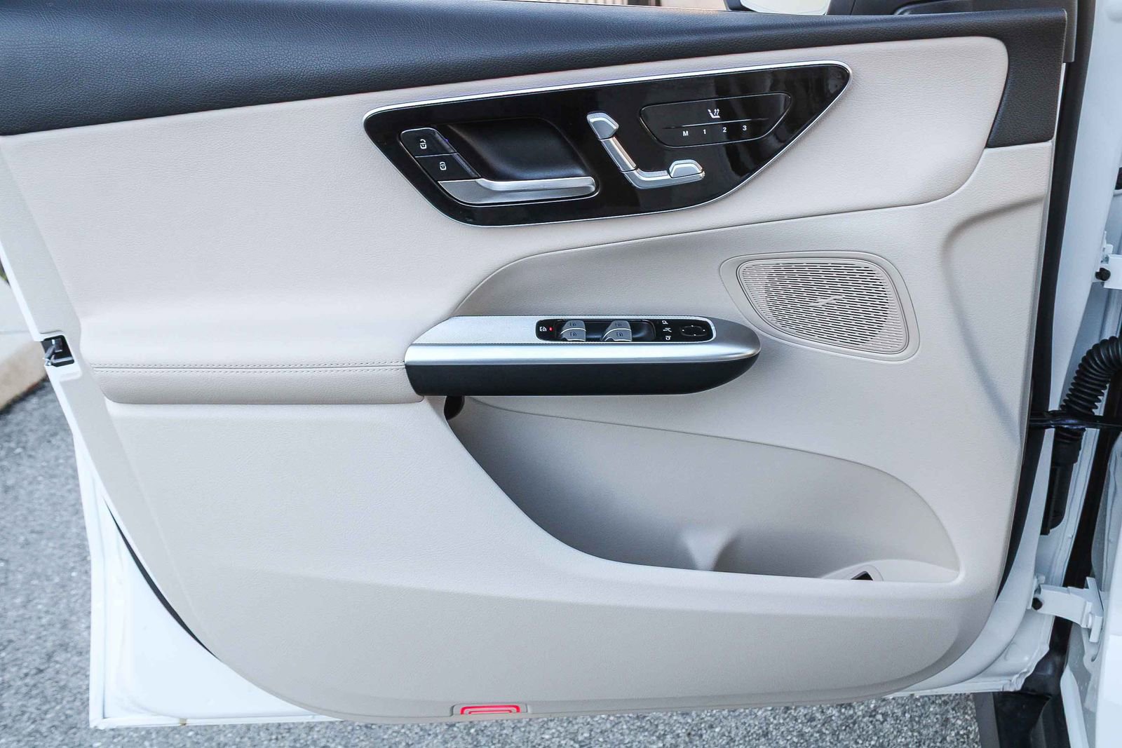 Certified 2025 Mercedes-Benz GLC 300 4MATIC image 22