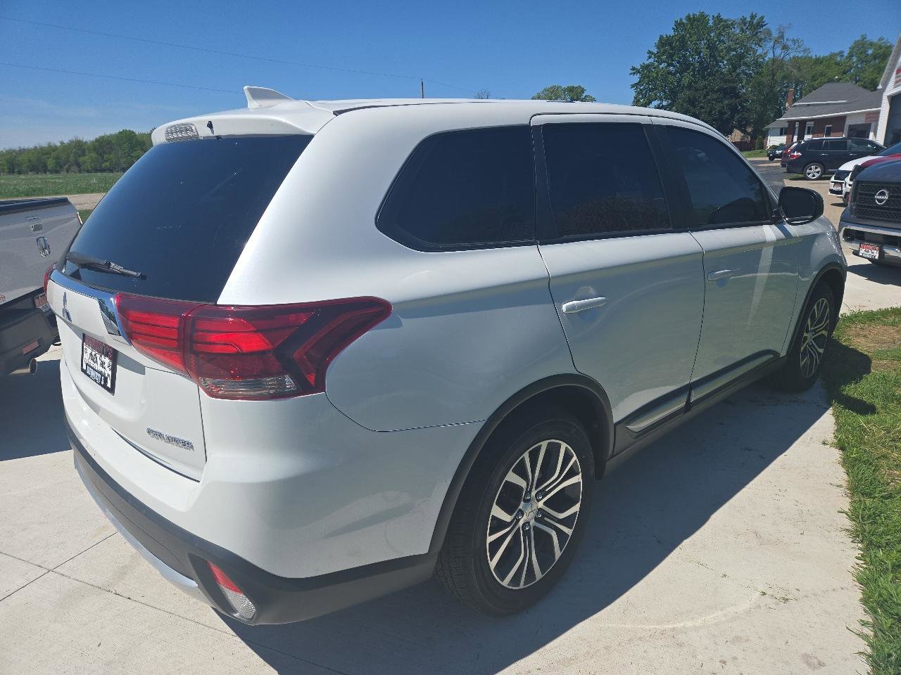 Used 2018 Mitsubishi Outlander ES FWD image 5