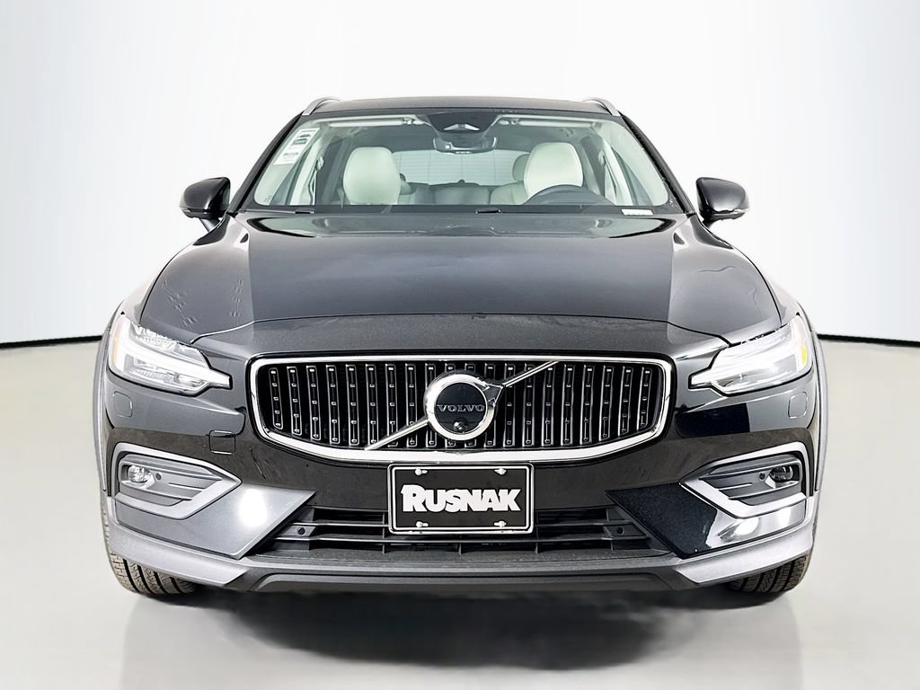 New 2026 Volvo V60 B5 Cross Country Ultra w/ Climate Package AWD/4WD image 2