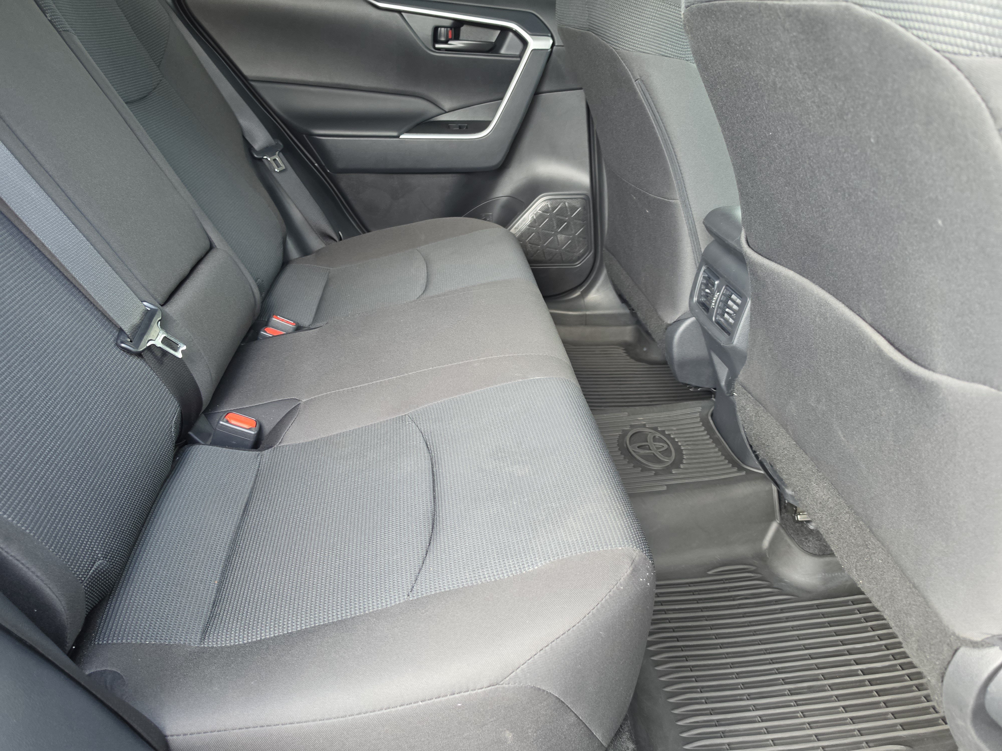 Certified 2025 Toyota RAV4 LE FWD image 12