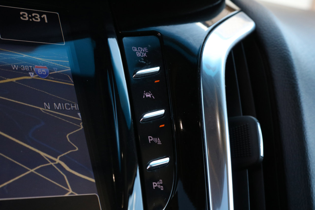 Used 2017 Cadillac Escalade Premium Luxury image 32