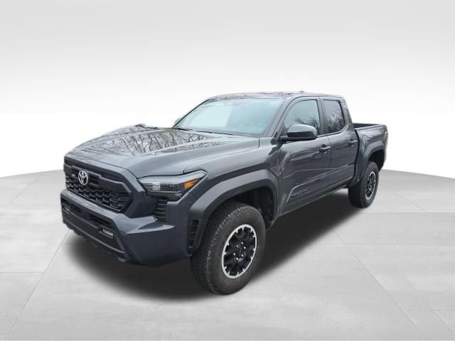 Used 2025 Toyota Tacoma TRD Off-Road image 2