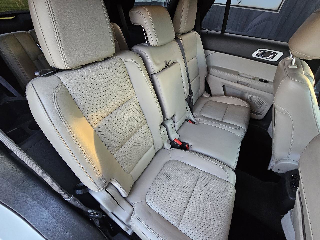 Used 2015 Ford Explorer Limited w/ Equipment Group 302A FWD image 29