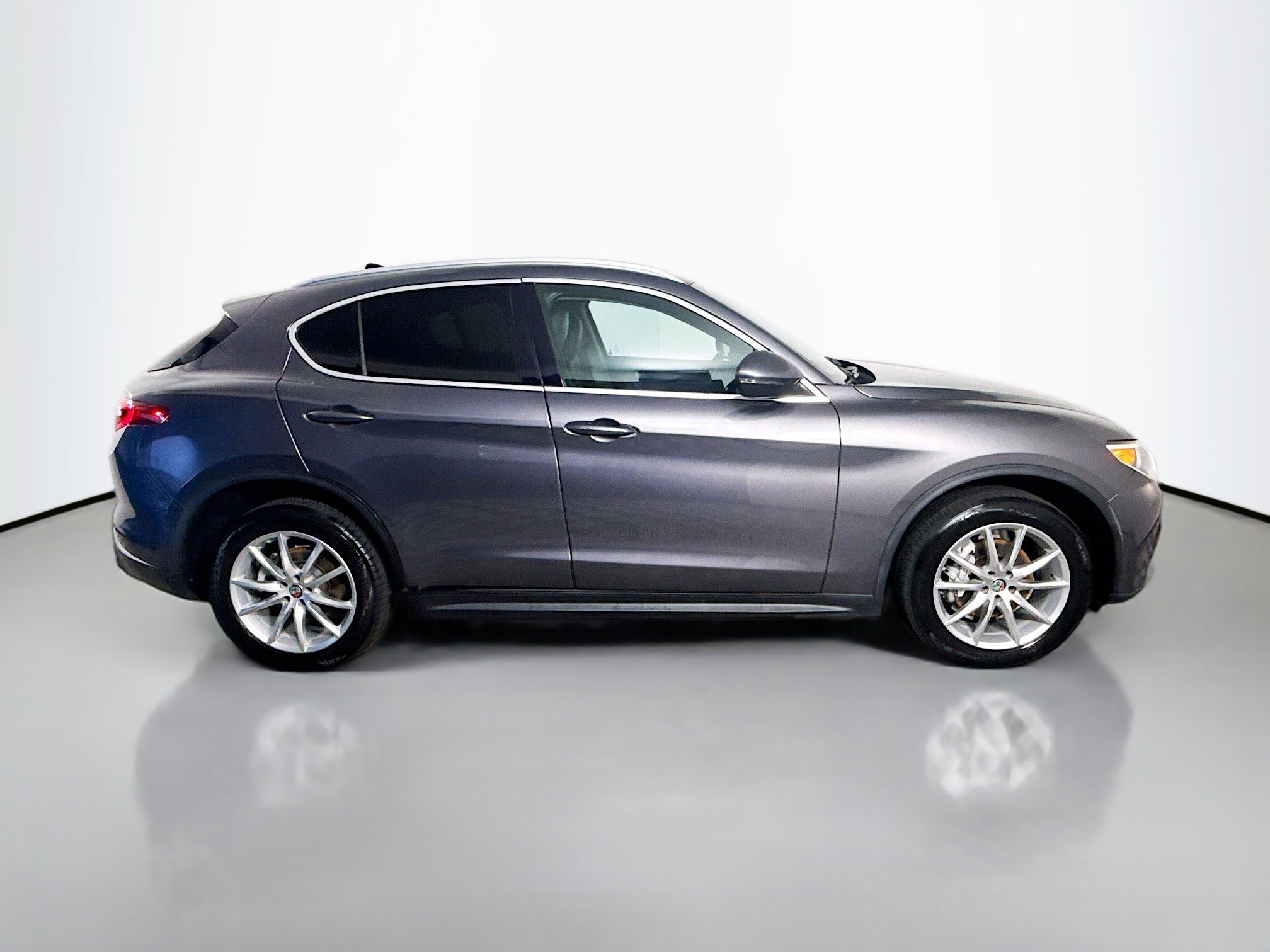 Used 2018 Alfa Romeo Stelvio Ti image 11