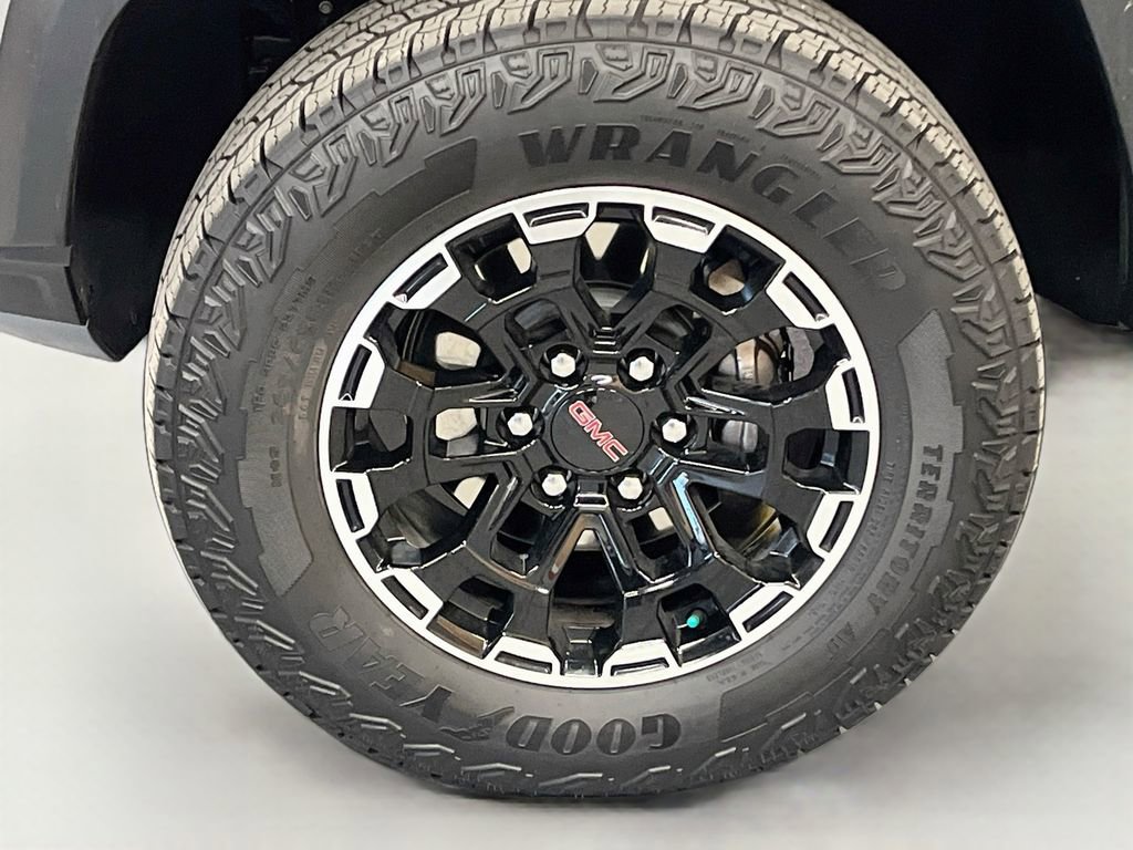Used 2026 GMC Canyon AT4 w/ Technology Plus Package AWD/4WD image 33
