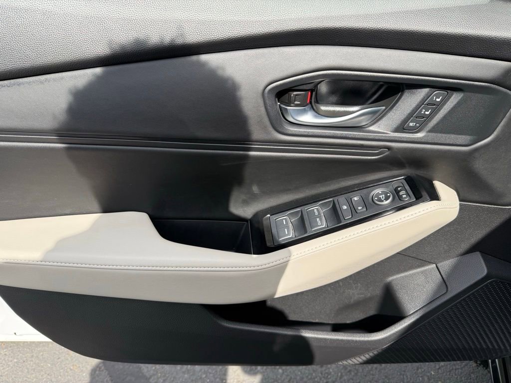 Used 2023 Honda Accord Touring image 14