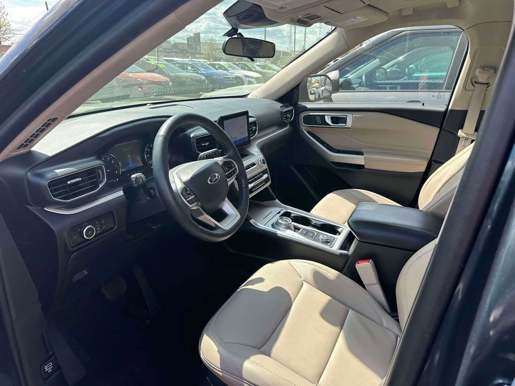 Used 2023 Ford Explorer XLT w/ Equipment Group 202A image 15