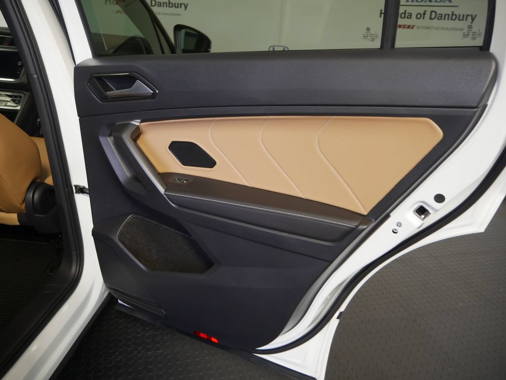 Used 2024 Volkswagen Tiguan SE R-Line AWD/4WD image 7