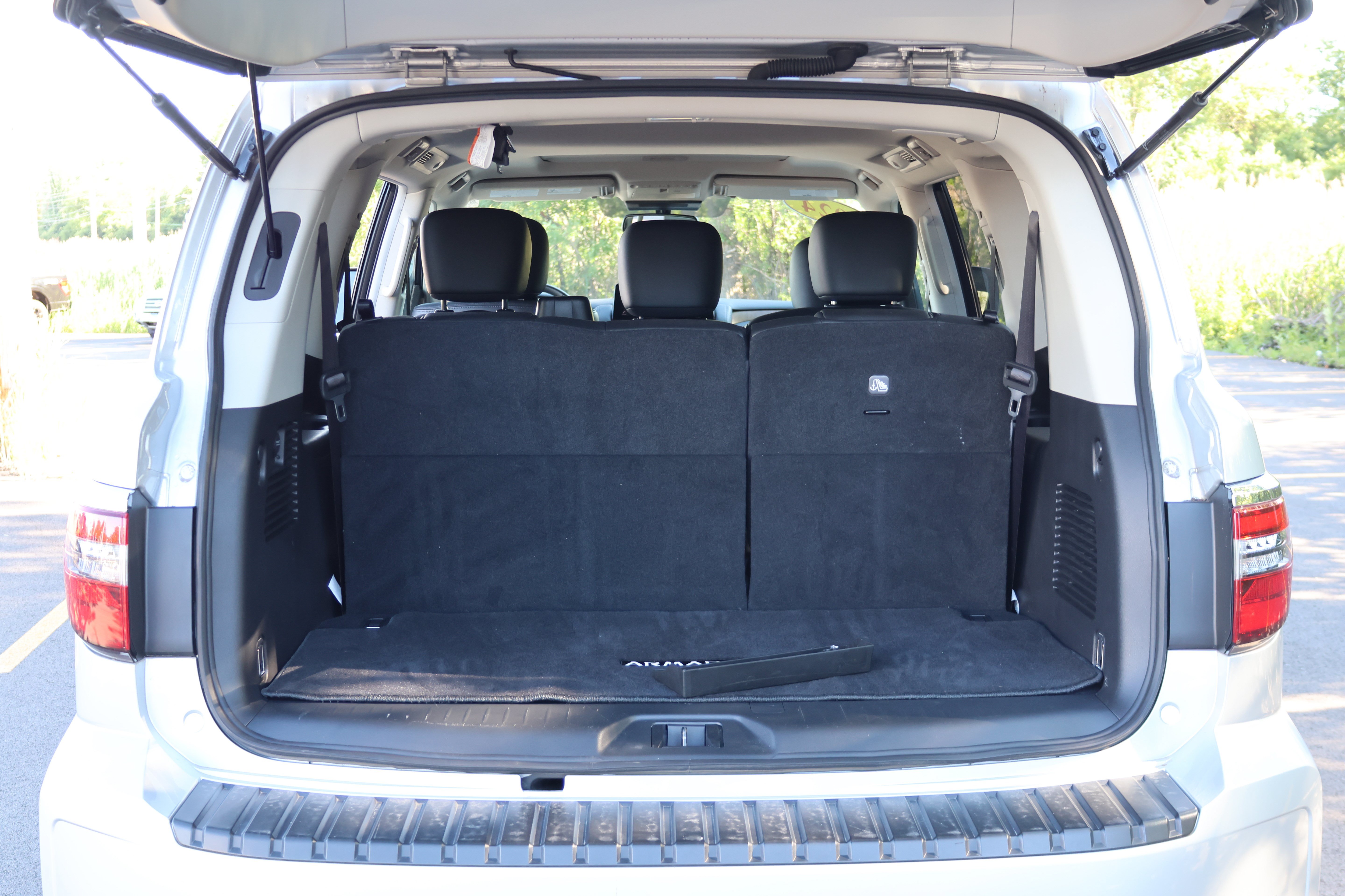 Used 2024 Nissan Armada SL AWD/4WD image 7