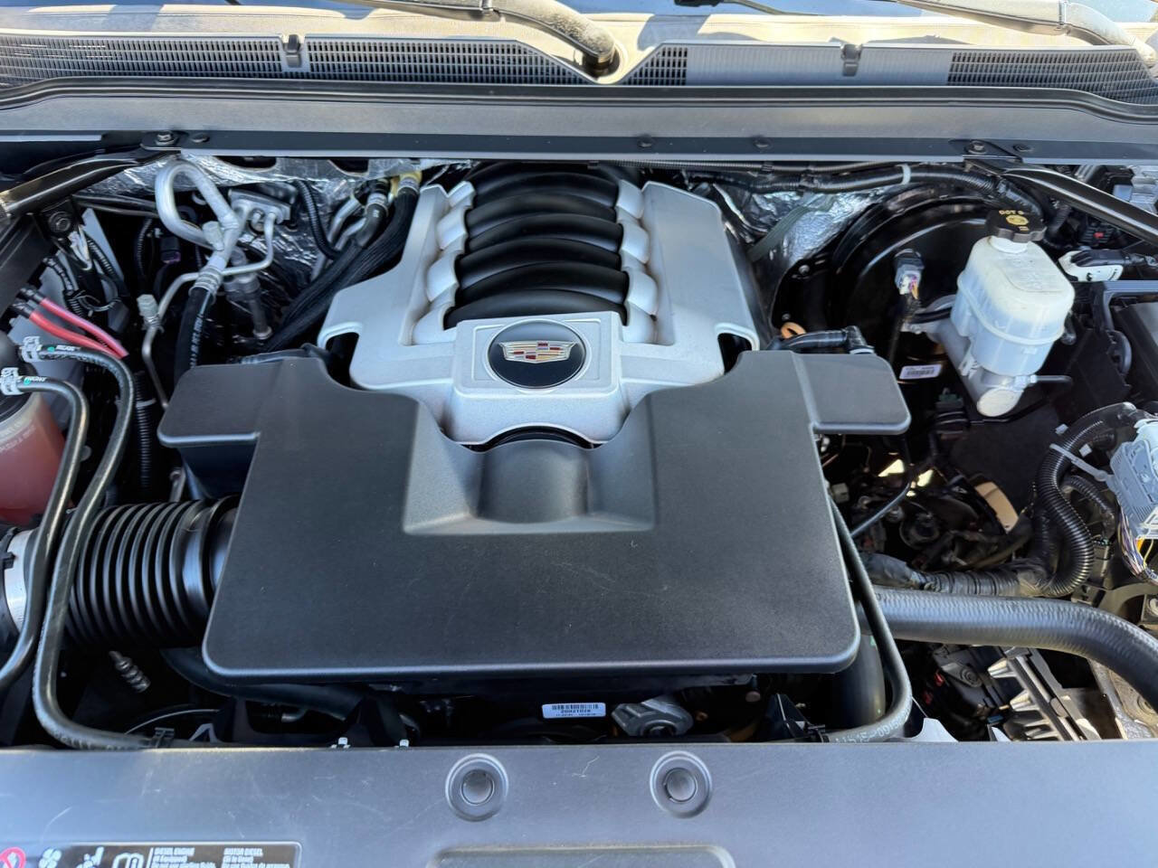 Used 2017 Cadillac Escalade ESV Luxury image 16