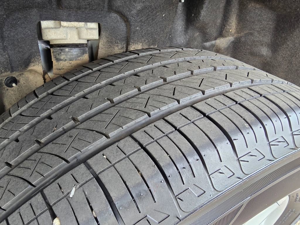 Used 2023 Jeep Grand Cherokee L Laredo image 12