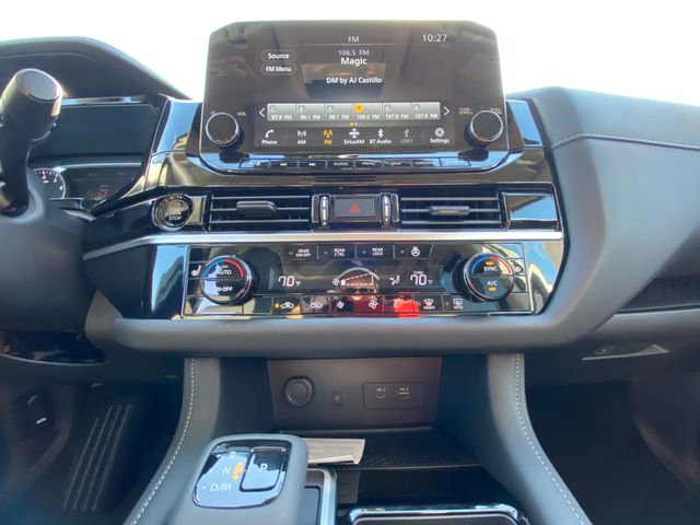 New 2025 Nissan Pathfinder SL w/ Black Appearance Package image 24