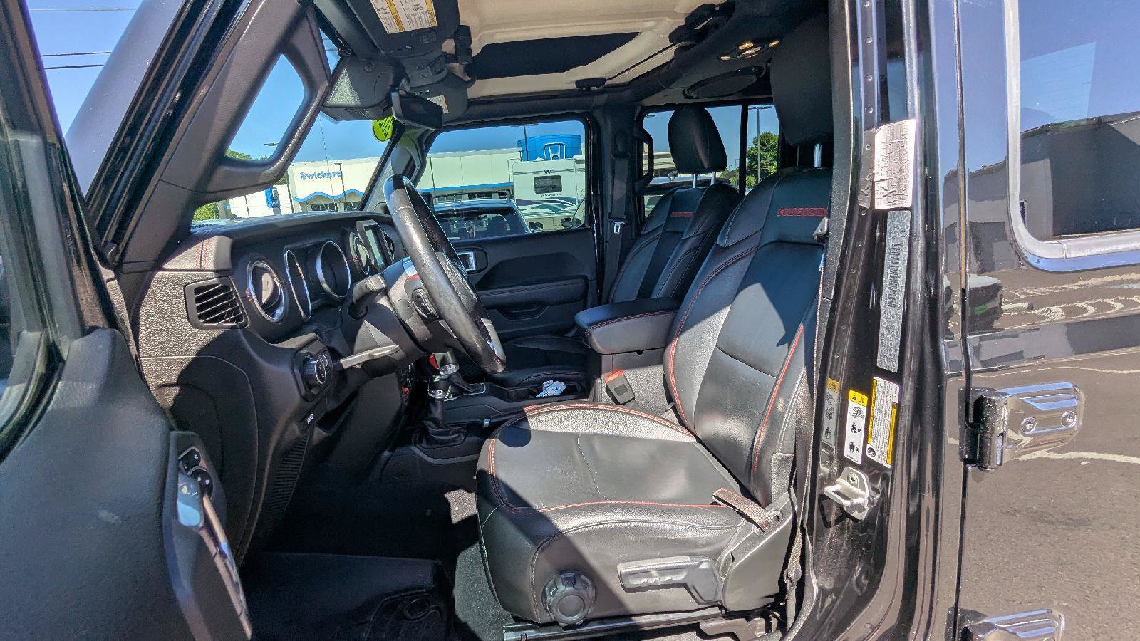 Used 2020 Jeep Gladiator Rubicon w/ Advanced Safety Group AWD/4WD image 16