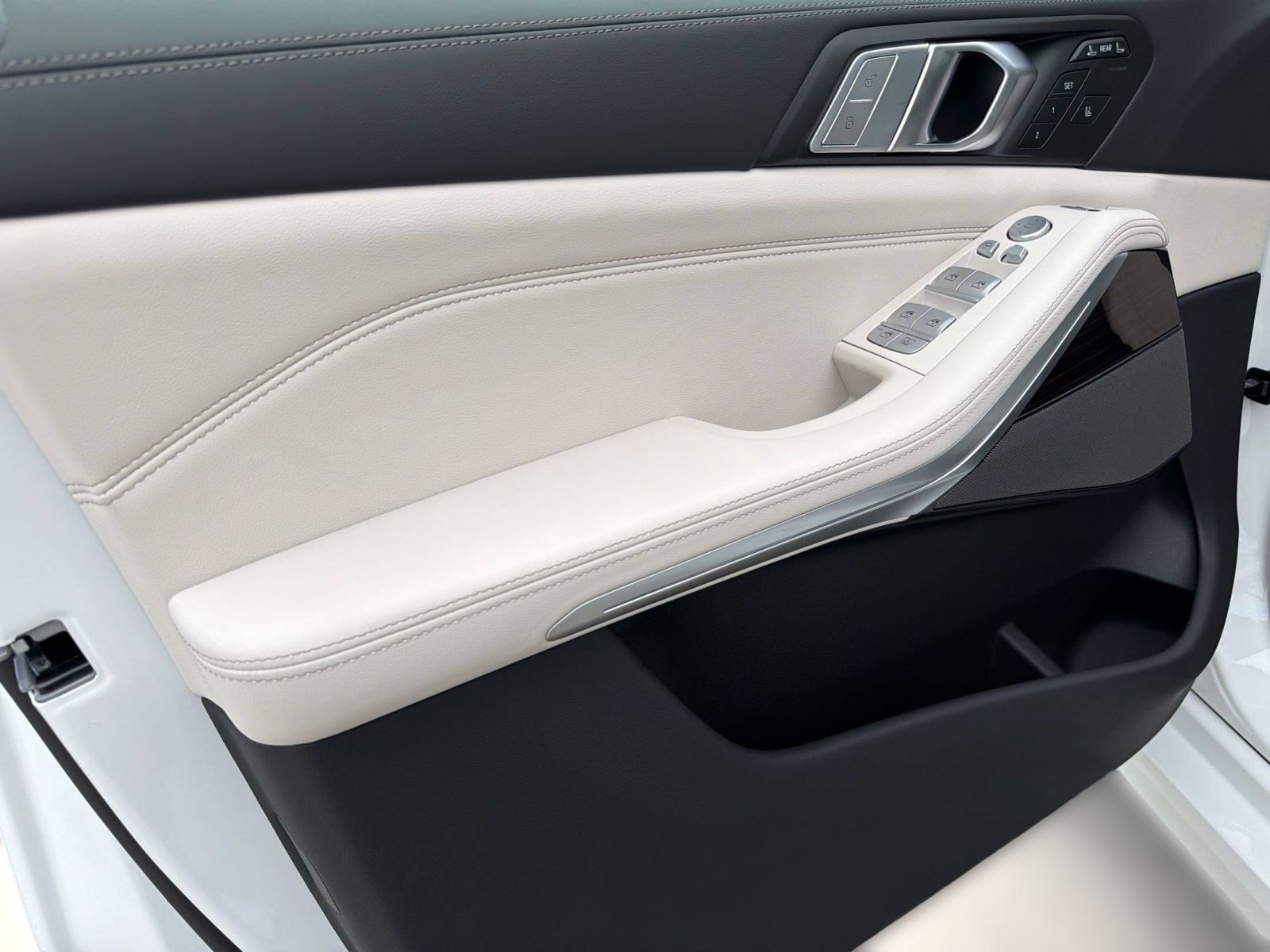 New 2027 BMW X7 xDrive40i AWD/4WD image 13