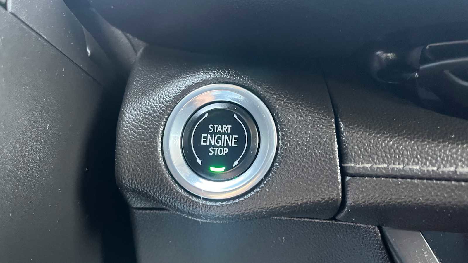 Used 2022 Buick Envision Essence w/ Safety Package image 19