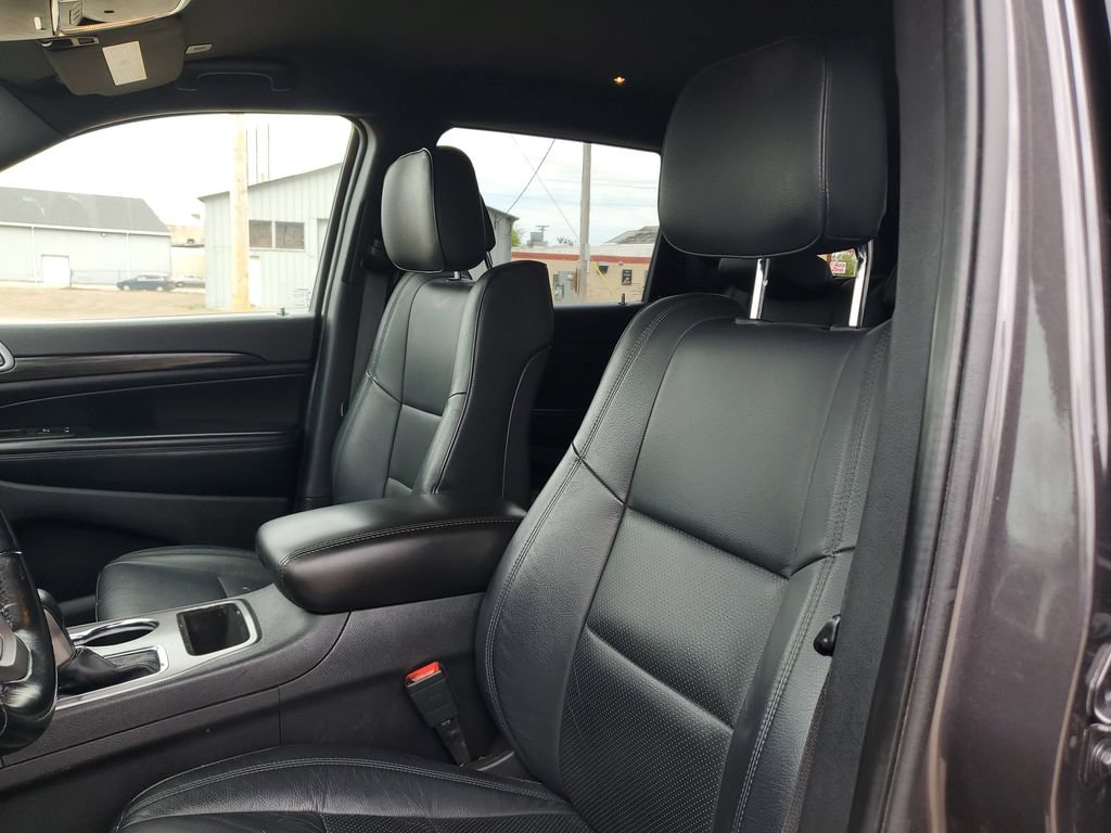 Used 2021 Jeep Grand Cherokee Laredo AWD/4WD image 15