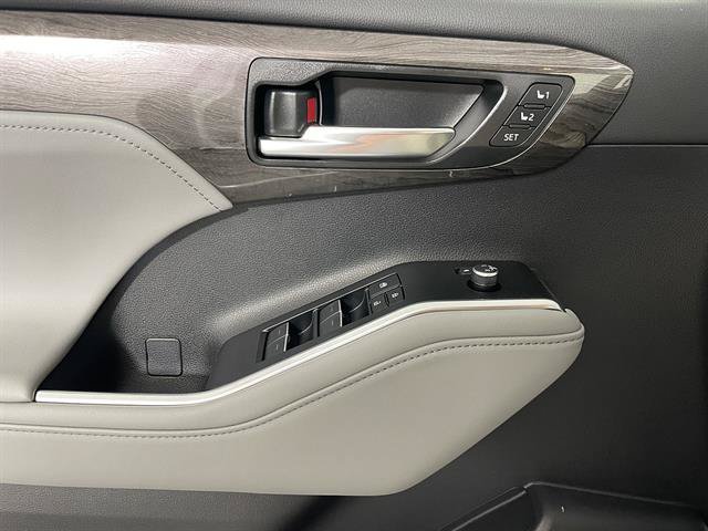 New 2026 Toyota Highlander Platinum AWD/4WD image 20