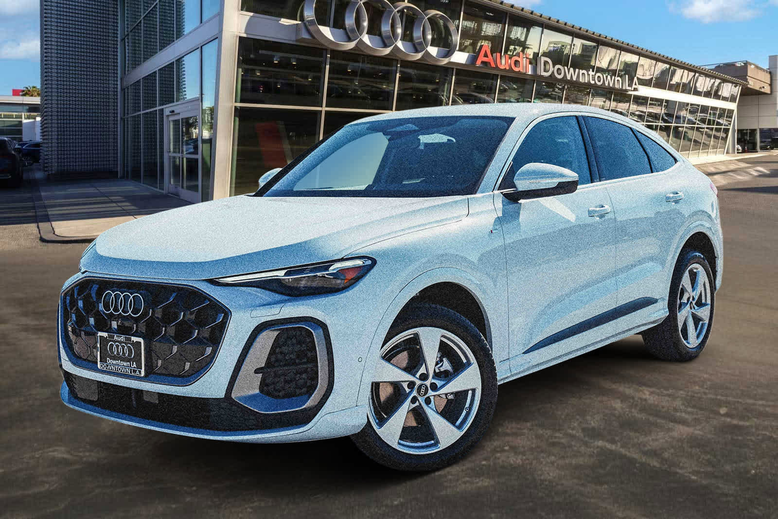 New 2025 Audi Q5 Premium Plus image 2