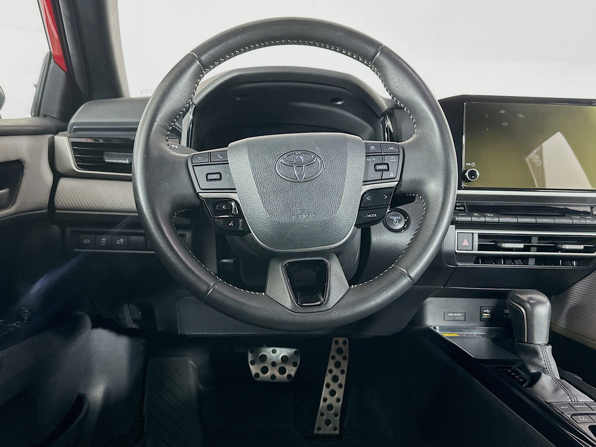 Used 2025 Toyota Camry SE image 18