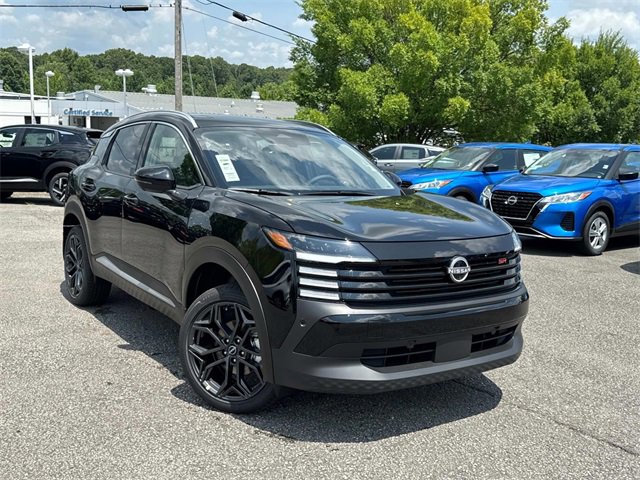 New 2025 Nissan Kicks SR image 2