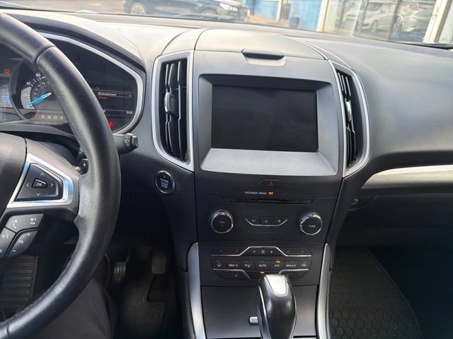 Used 2018 Ford Edge SEL w/ Equipment Group 201A FWD image 17