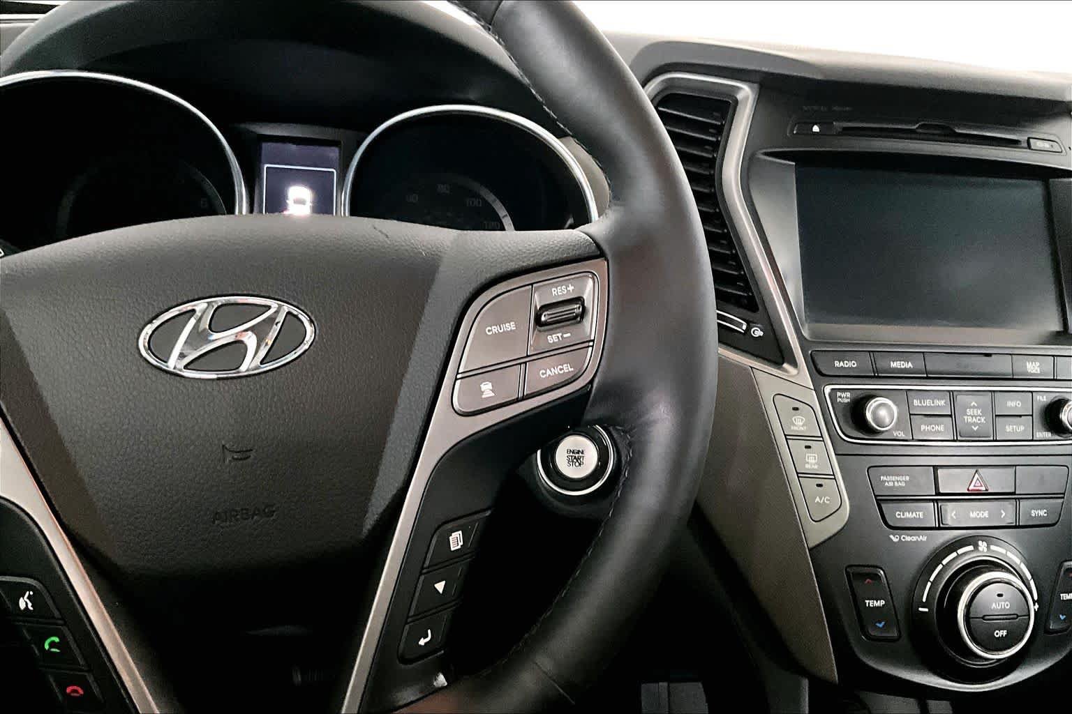 Used 2017 Hyundai Santa Fe Limited AWD/4WD image 25