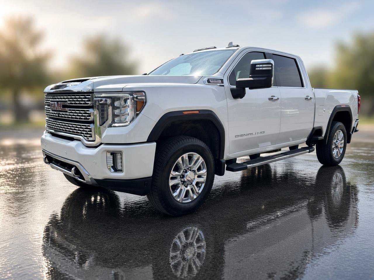 Used 2022 GMC Sierra 2500 Denali w/ Denali Ultimate Package AWD/4WD image 2