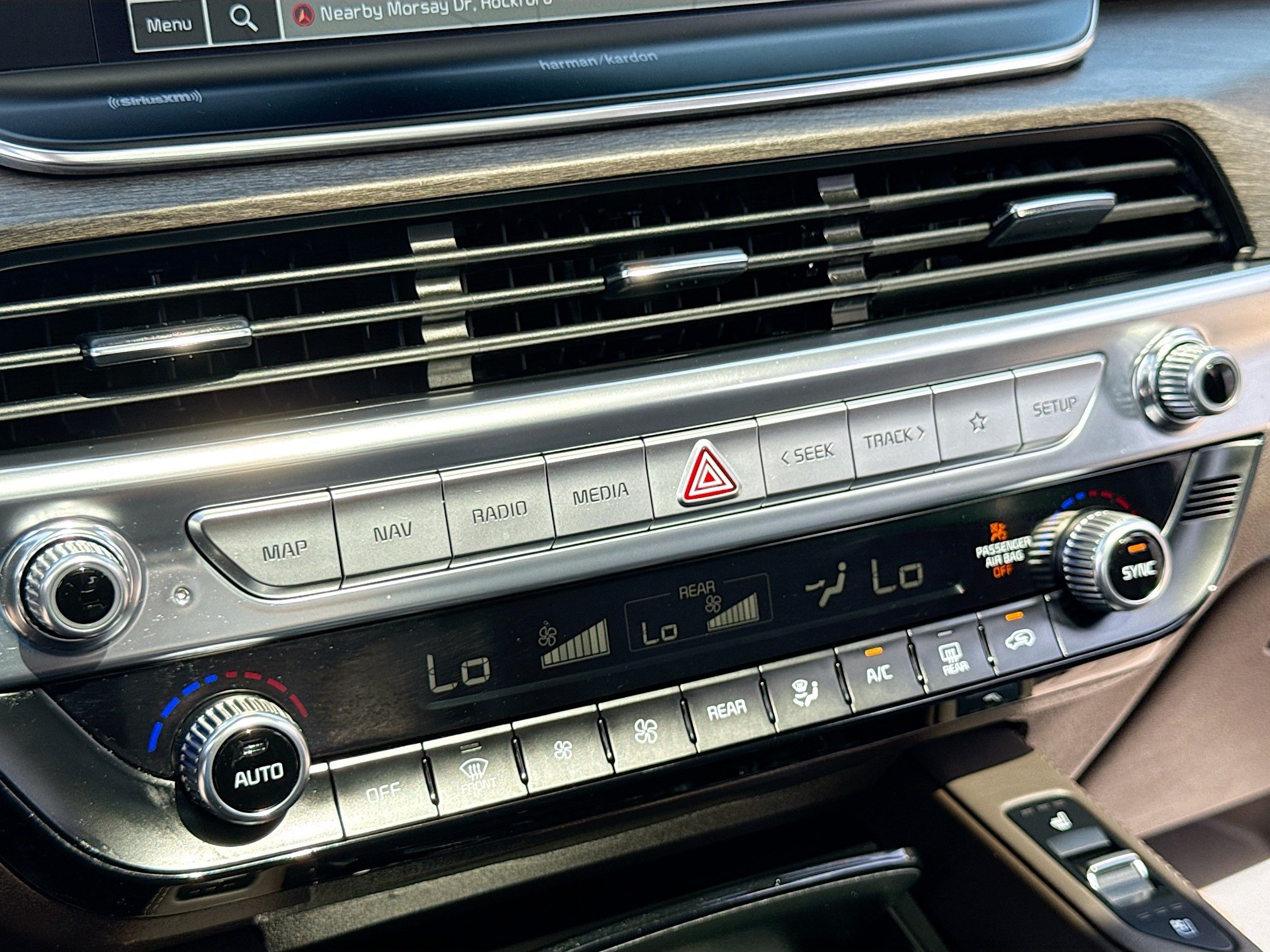Used 2022 Kia Telluride SX w/ Towing Package FWD image 11