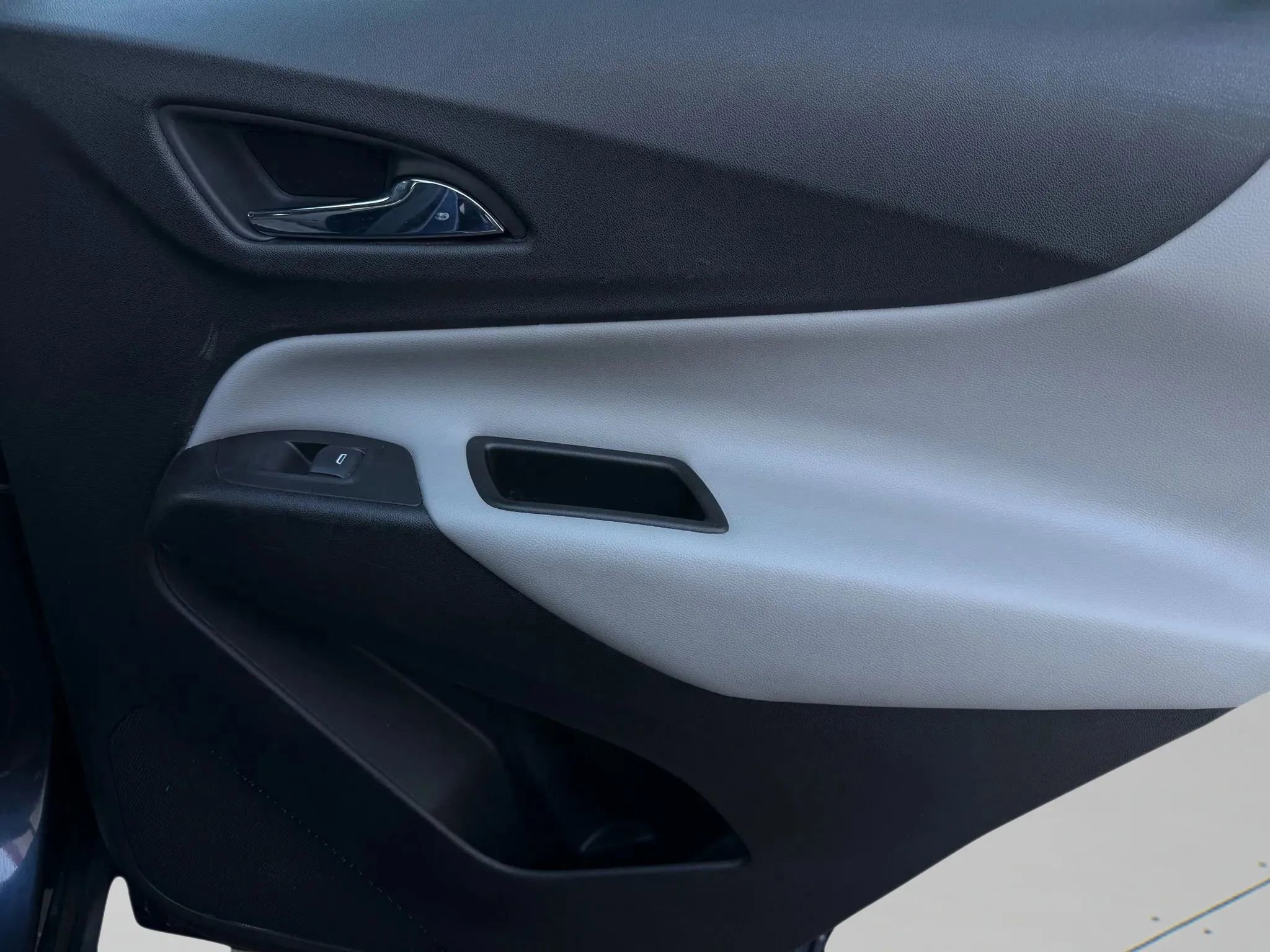 Used 2019 Chevrolet Equinox LS image 11