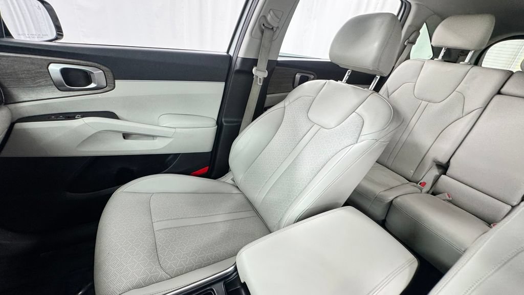 Used 2022 Kia Sorento S AWD/4WD image 13