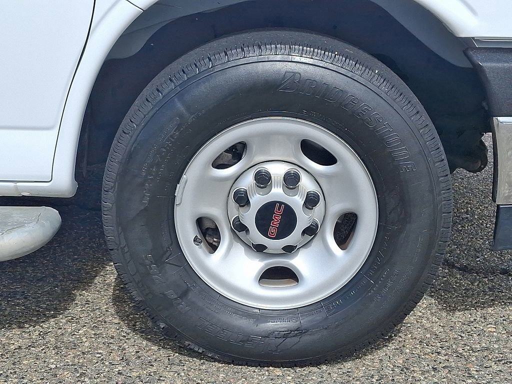 Used 2024 GMC Savana 2500 w/ Driver Convenience Package image 8