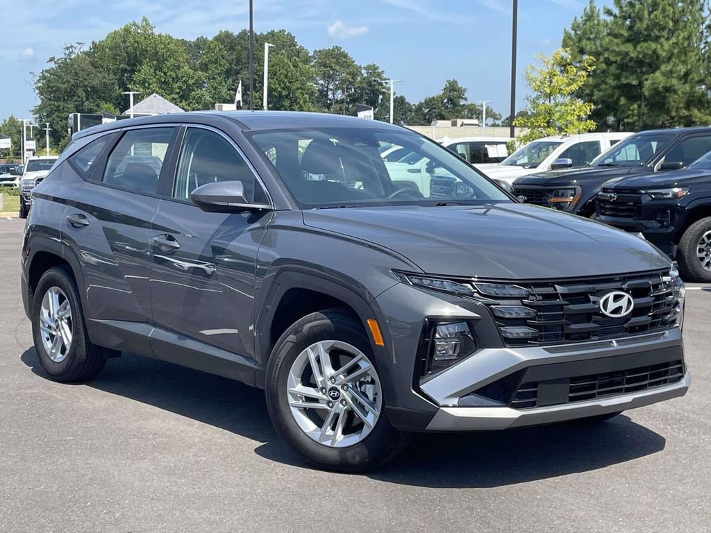 Certified 2026 Hyundai Tucson SE FWD image 1