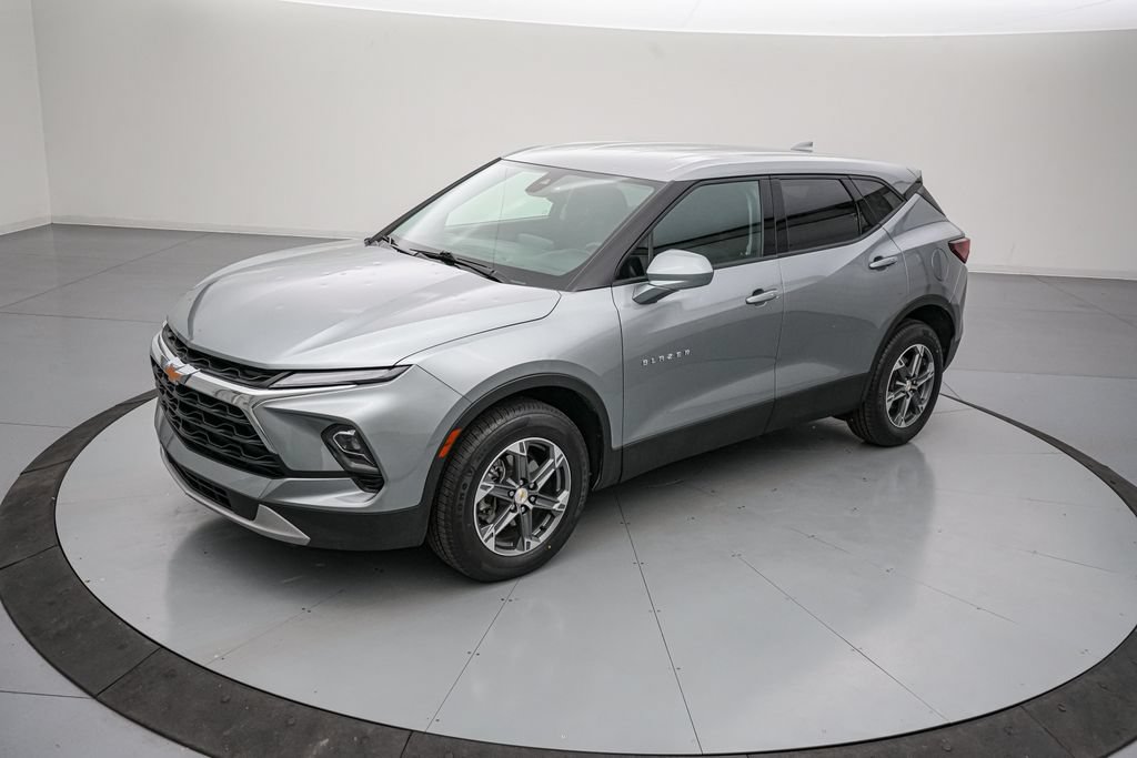Used 2025 Chevrolet Blazer LT AWD/4WD image 9
