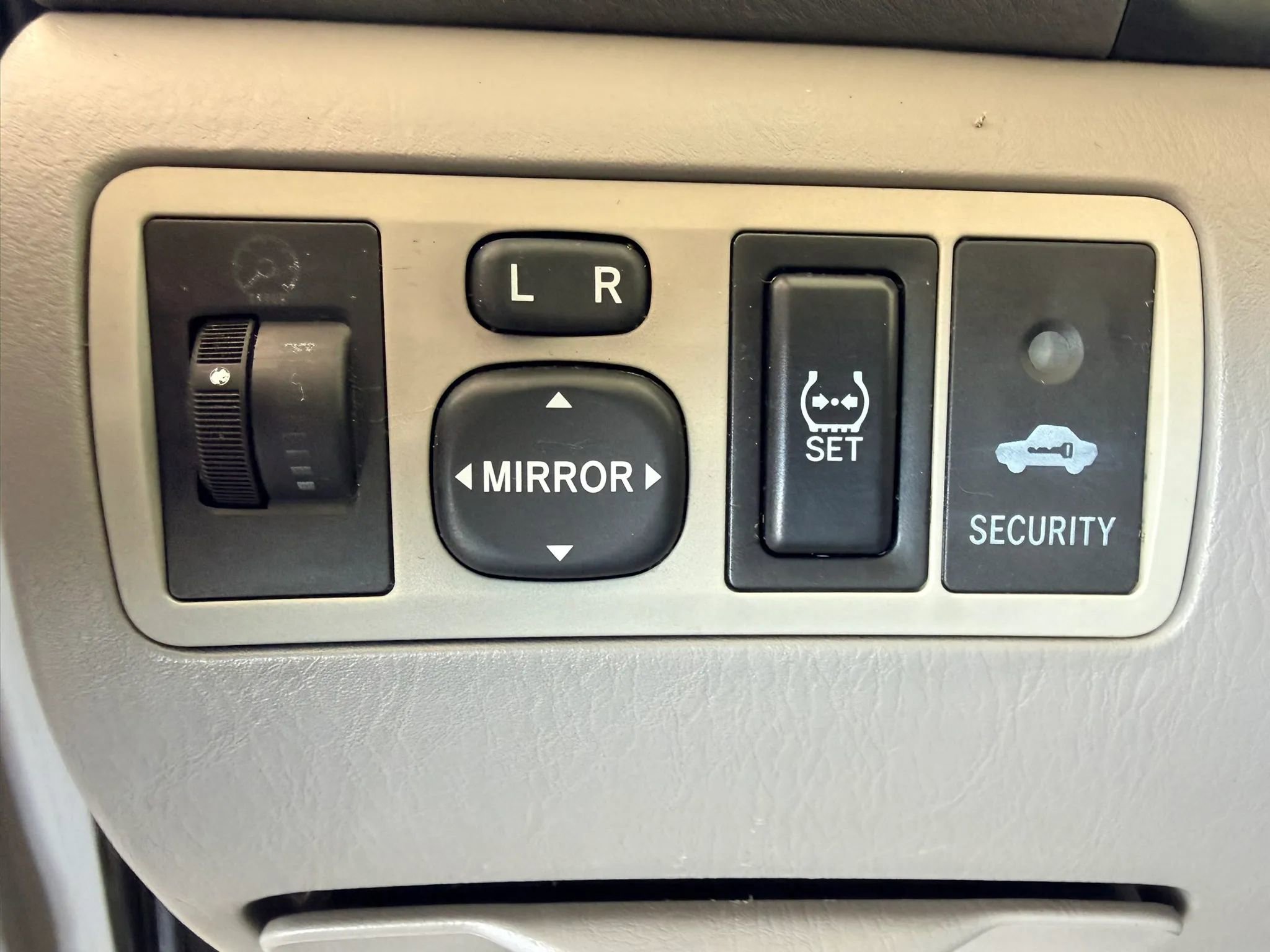 Used 2007 Toyota Corolla LE FWD image 19