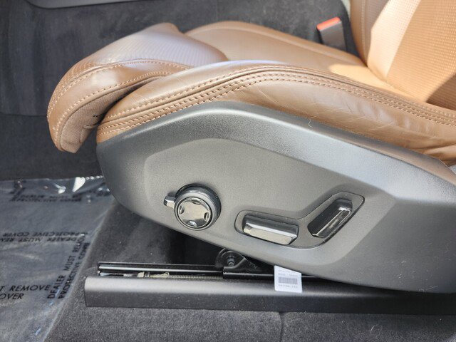 Used 2022 Volvo XC60 B5 Inscription w/ Advanced Package image 10