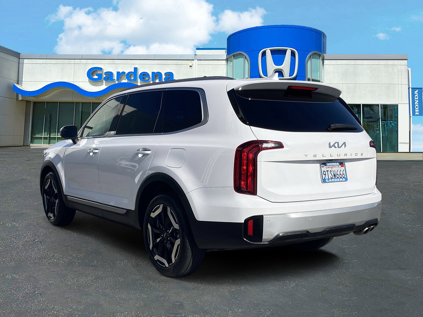 Used 2025 Kia Telluride S image 4