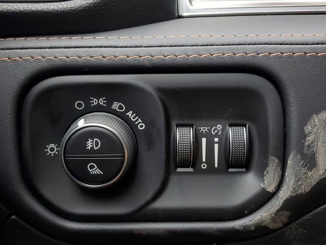 New 2026 RAM 1500 Tungsten w/ Trailer Tow Group AWD/4WD image 34