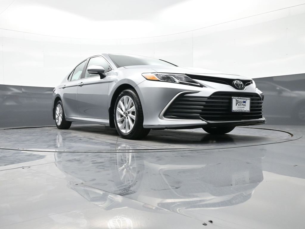 Certified 2021 Toyota Camry LE image 26
