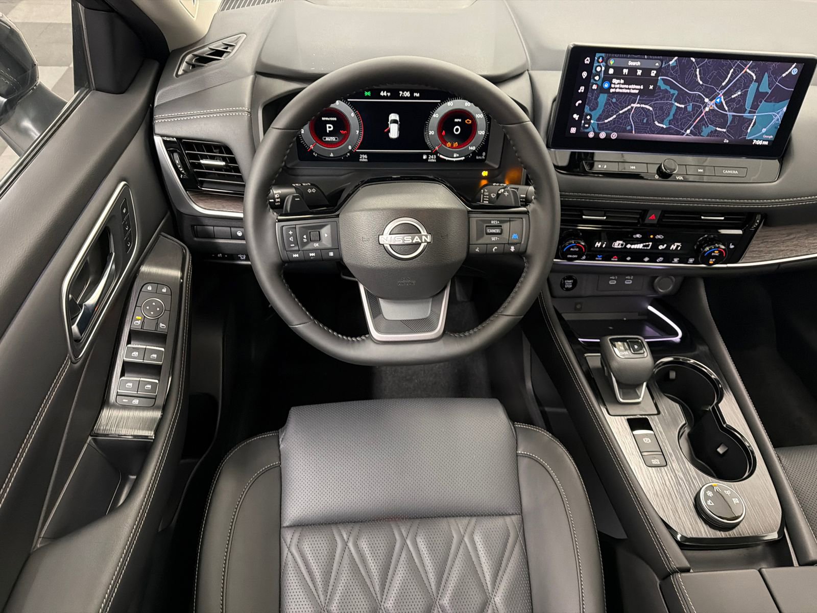 Used 2026 Nissan Rogue Platinum w/ Platinum Premium Package image 22