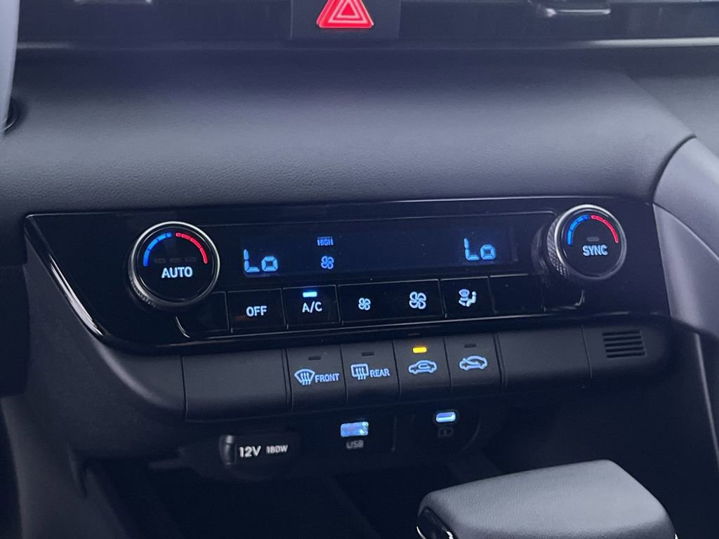 Used 2025 Hyundai Elantra Sport image 20