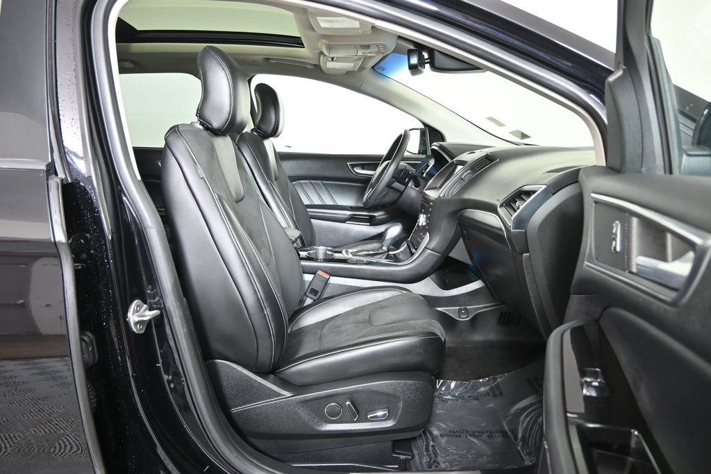 Used 2018 Ford Edge Sport w/ Equipment Group 401A AWD/4WD image 13