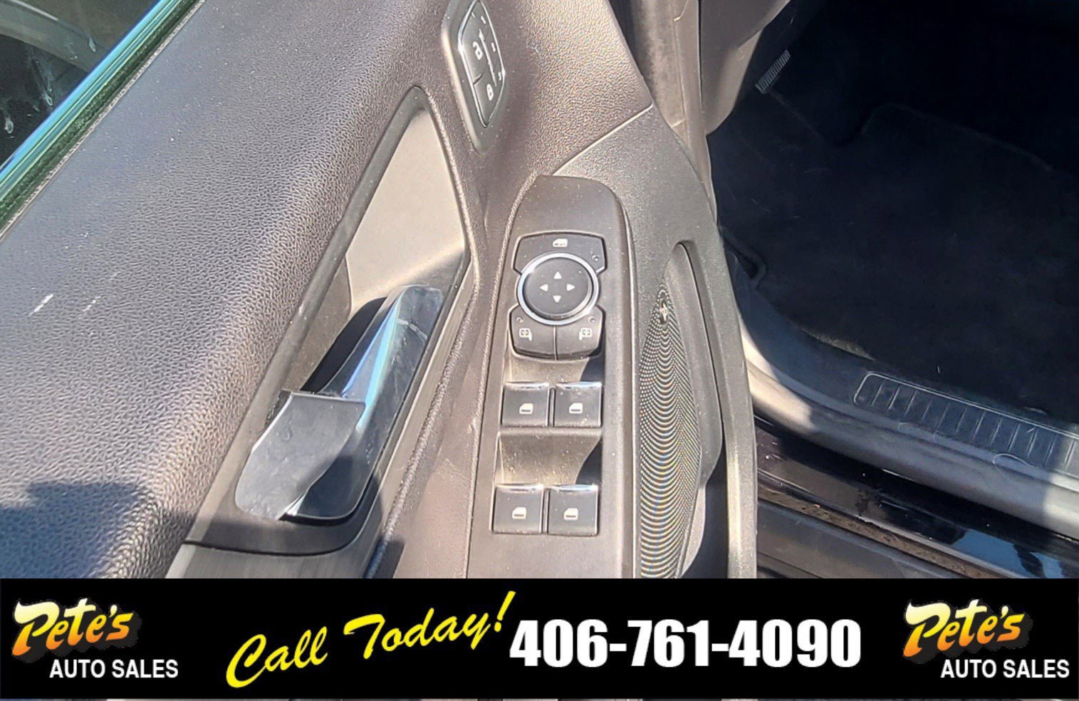 Used 2021 Ford Escape Titanium AWD/4WD image 19