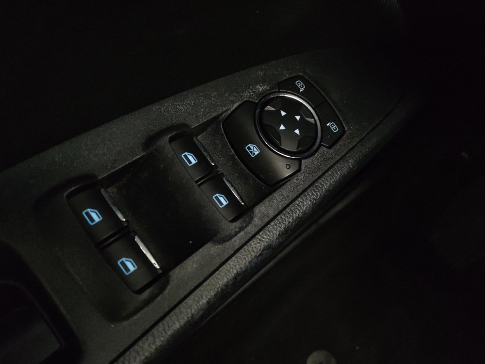 Used 2020 Ford Fusion SE image 27