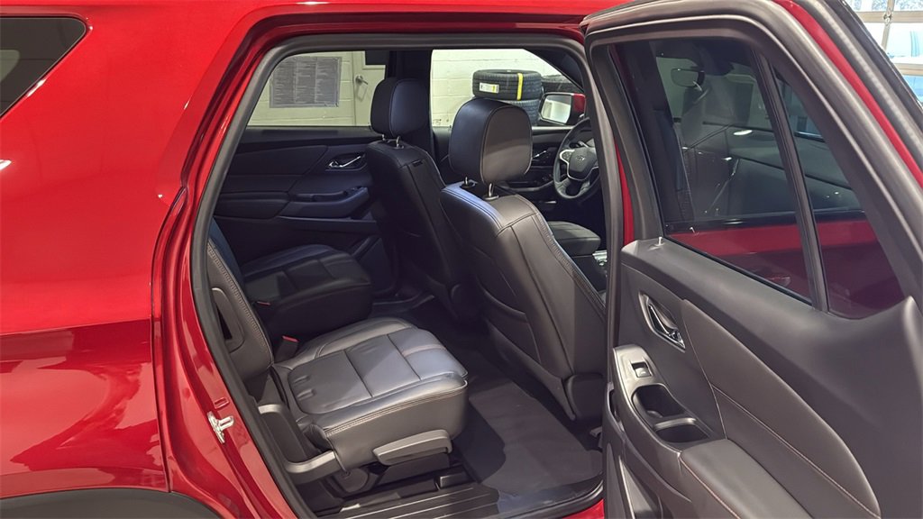 Used 2023 Chevrolet Traverse RS image 14