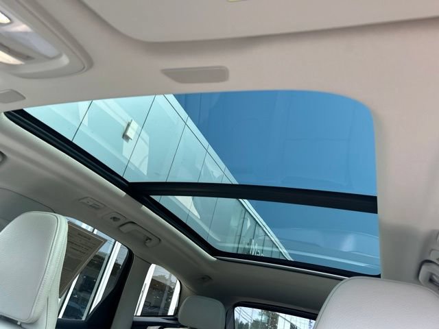 Certified 2023 Volvo XC60 B5 Plus w/ Climate Package AWD/4WD image 29