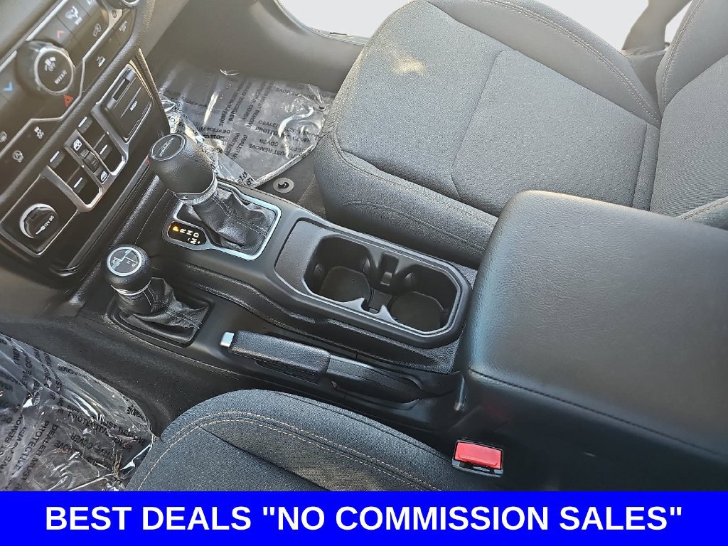 Used 2025 Jeep Gladiator Sport AWD/4WD image 23