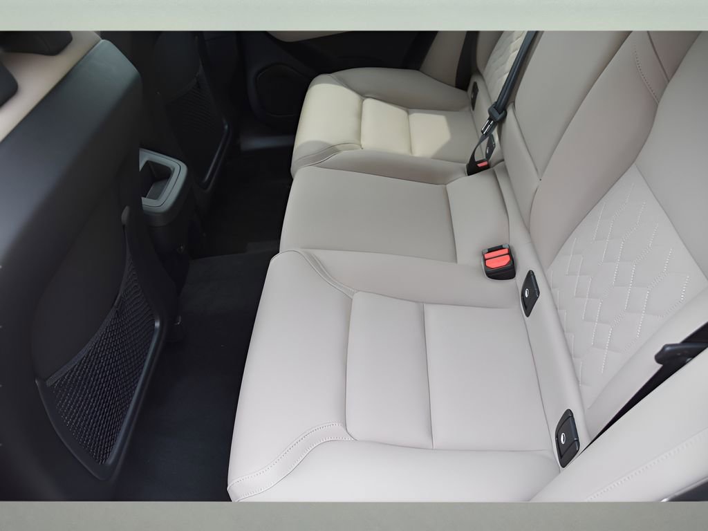 Certified 2026 Volvo XC60 B5 Core w/ Protection Package Premier image 15