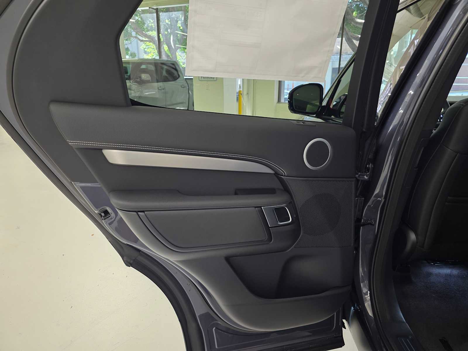 New 2026 Land Rover Discovery Limited Edition AWD/4WD image 16